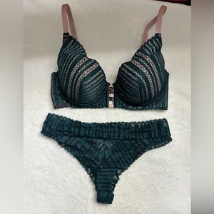 Victoria’s Secret Luxe Emerald Green/Pink Lace Bra and Panty 34D M
